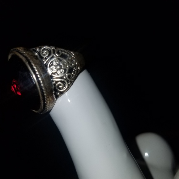 Silver Ring with Red Jewel - Picture 4 of 5